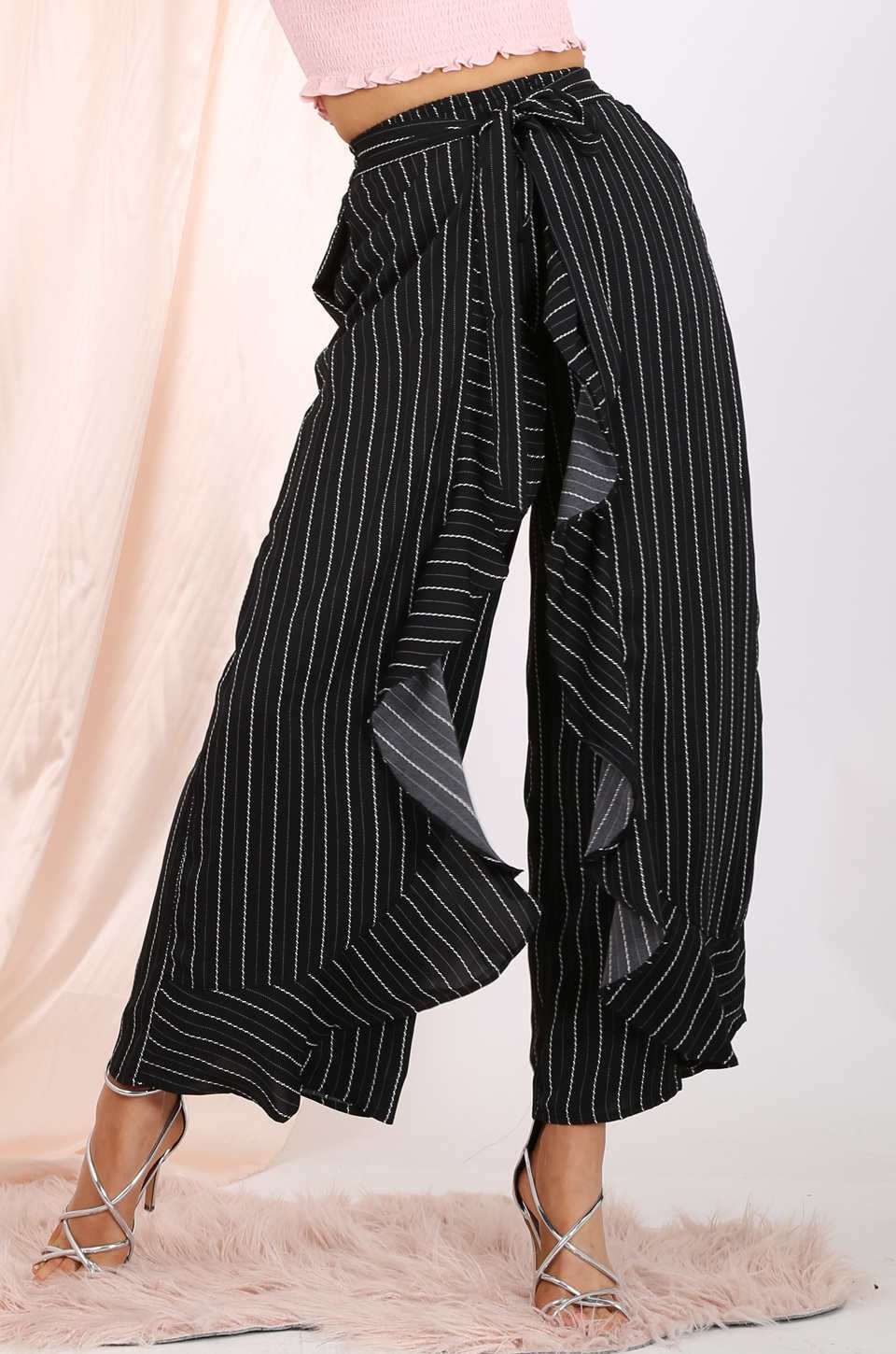 MISS PINKI Laila ruffle pants in black stripe