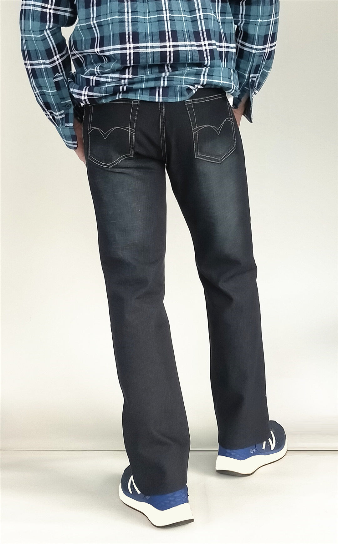 Men JEANIUS JEANS Thomas Slim Bootcut Jeans in black - Mid rise