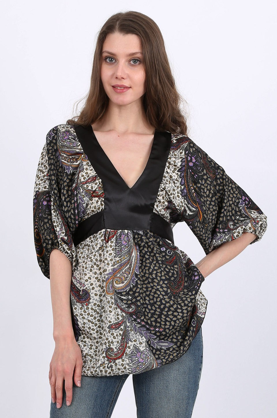 Evelyn Kimono Satin Top in black paisley print