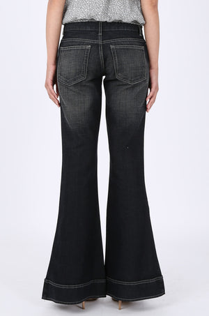 MISS PINKI Riley flare jeans in black wash