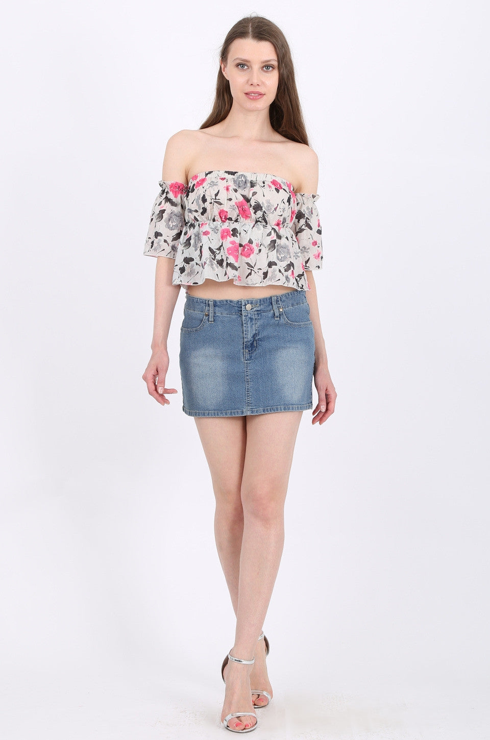 Lila off shoulder cropped top in pink floral