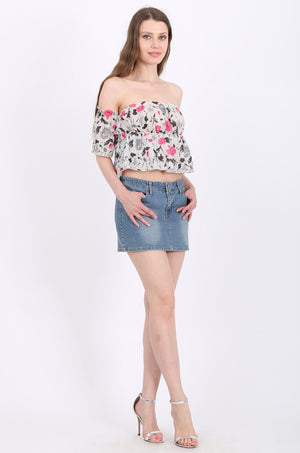 Lila off shoulder cropped top in pink floral