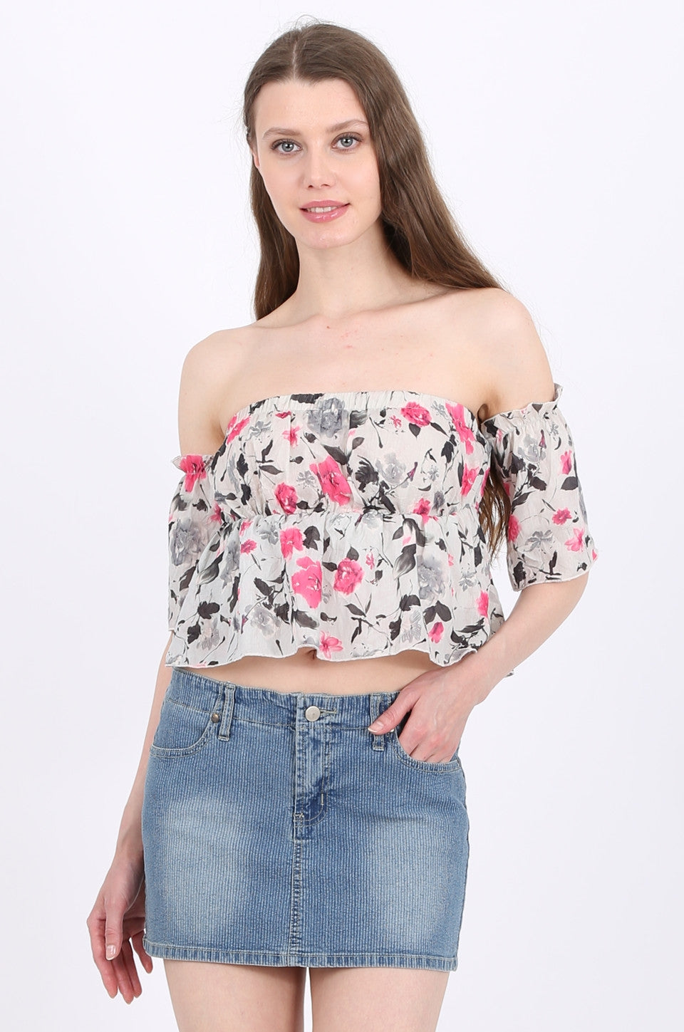 Lila off shoulder cropped top in pink floral