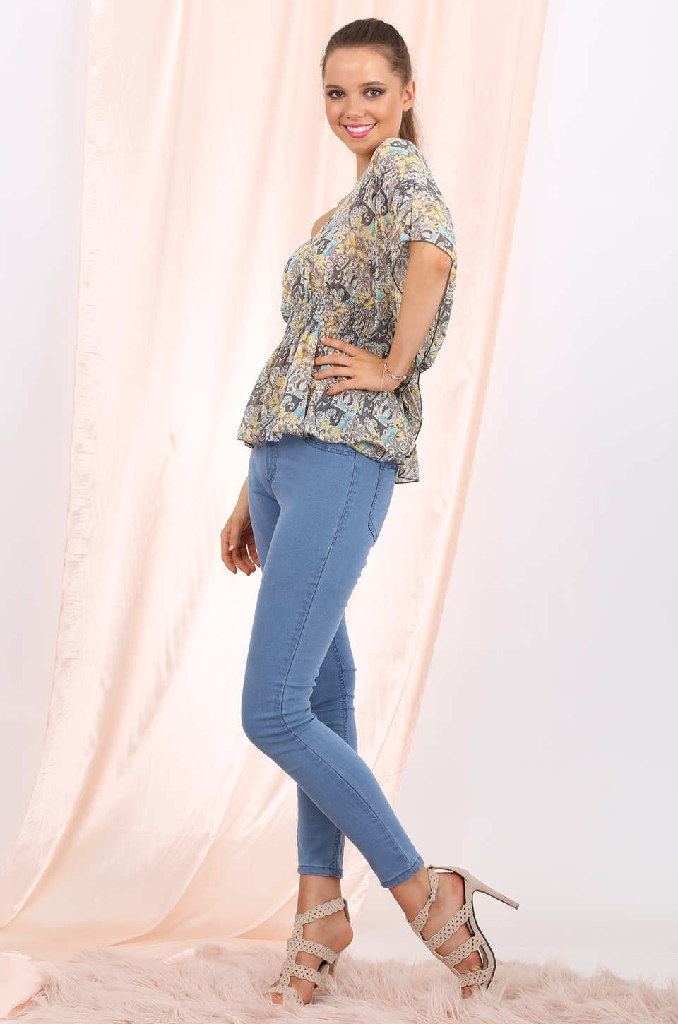 London chiffon top in grey print