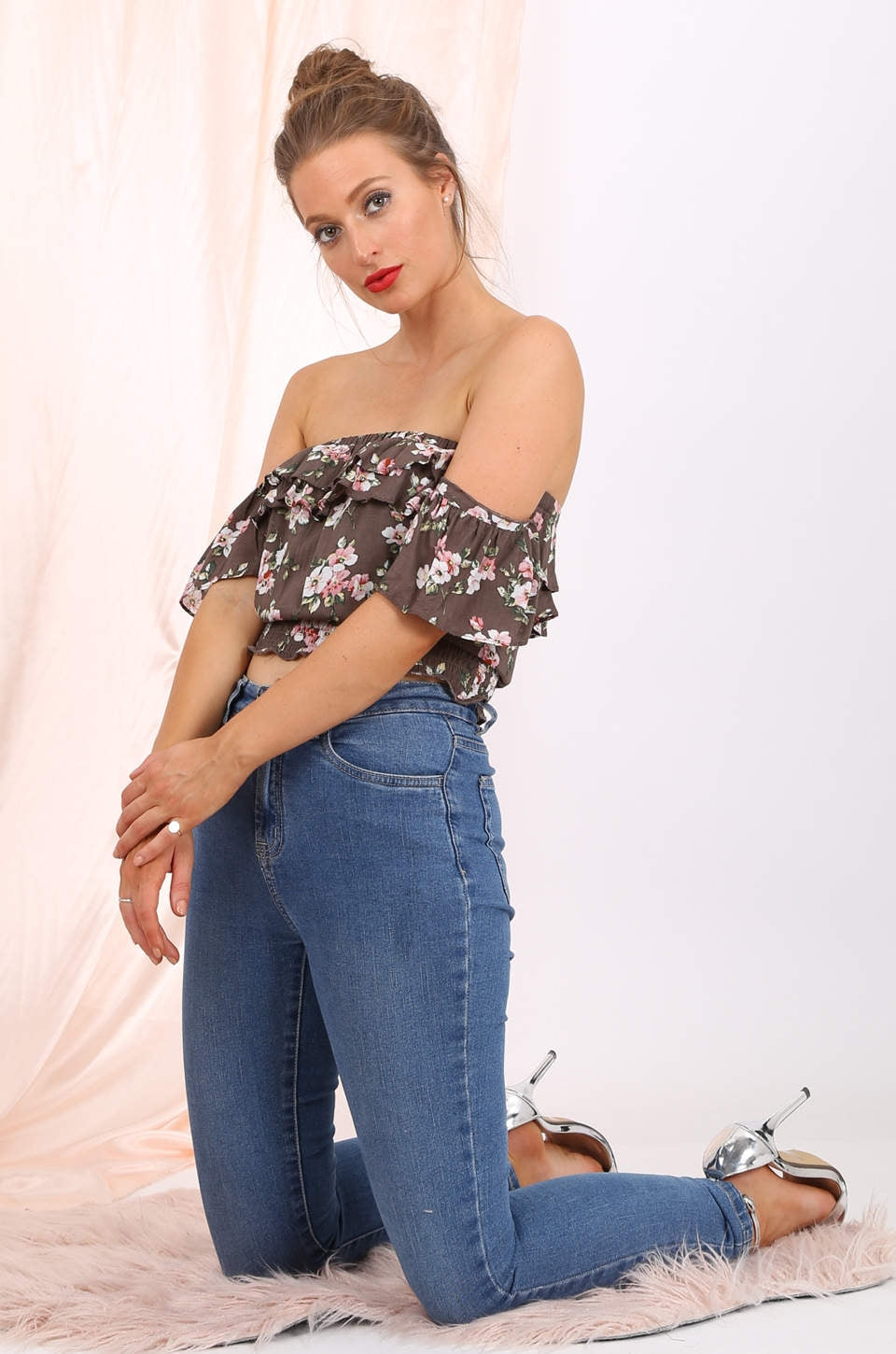 Charlie off shoulder cropped top