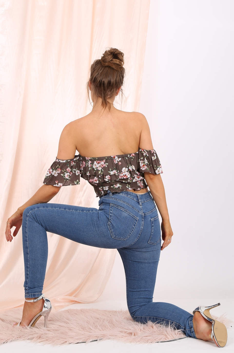 Charlie off shoulder cropped top